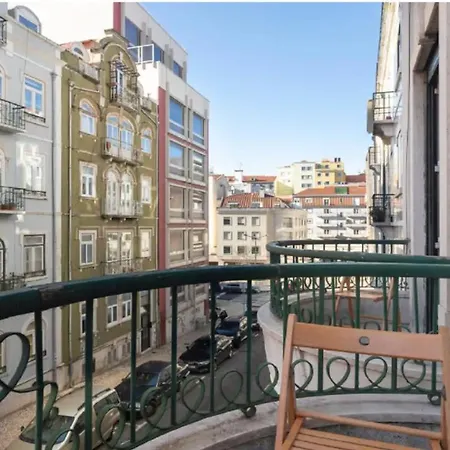 Fully Furnished Just 20 Meters From Anjos Metro Station - 4 Гостьовий будинок Лісабон